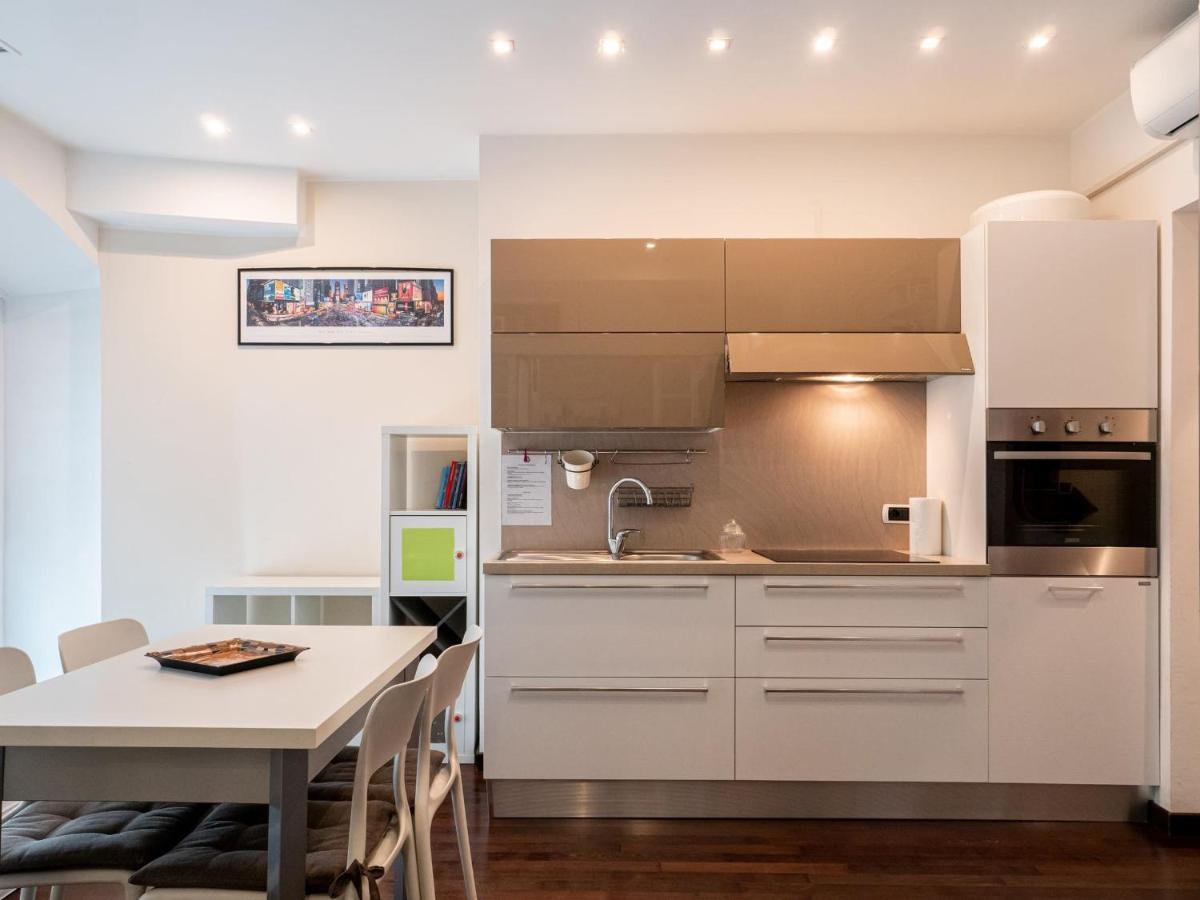 The Best Rent - Modern Duomo Apartment Milano Exteriör bild