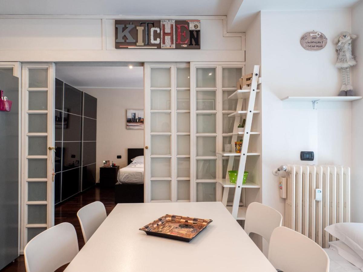 The Best Rent - Modern Duomo Apartment Milano Exteriör bild