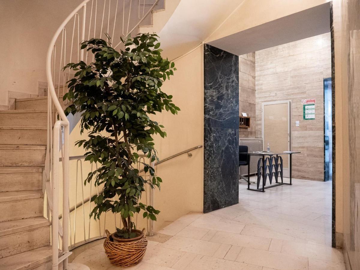 The Best Rent - Modern Duomo Apartment Milano Exteriör bild